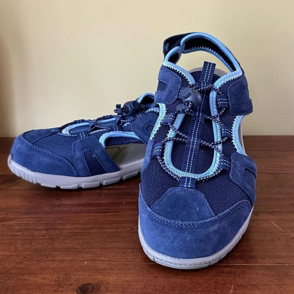 NWOT Land’s End All Weather Closed Toe River Sandals Radiant Navy Size 10 - Picture 2 of 15
